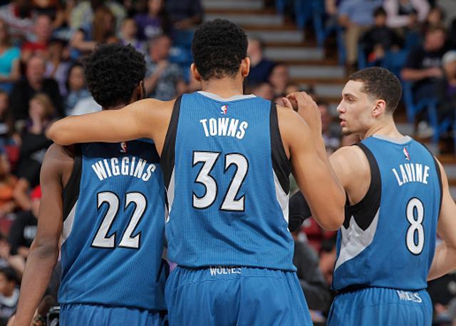 两侧边后卫 两侧边后卫