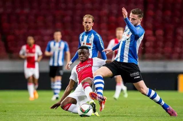 不仅带领年 不仅带领年