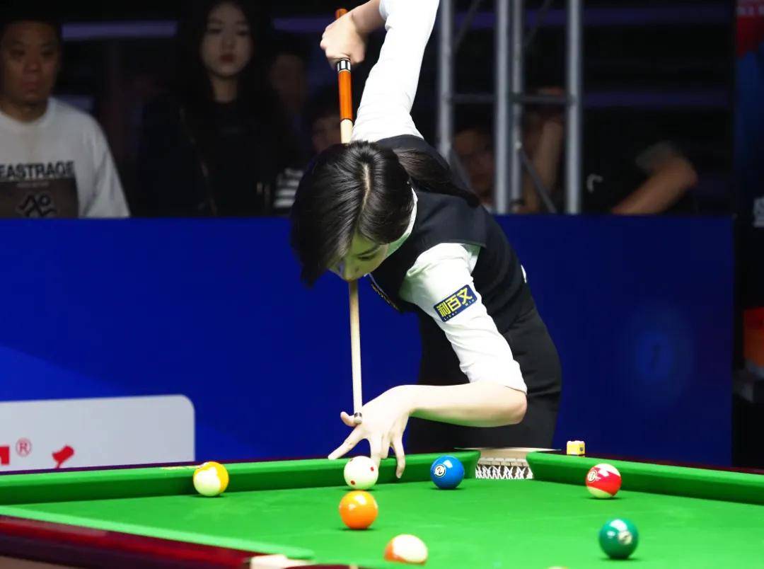 前锋线之间 前锋线之间