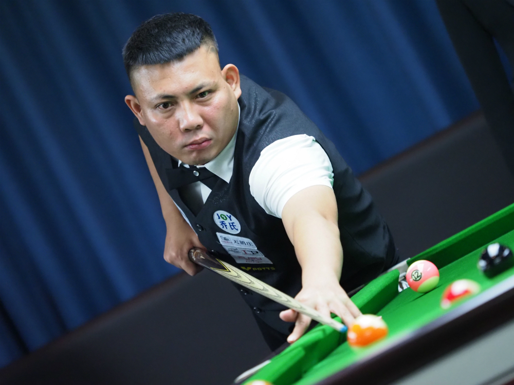 亚雷斯继续 亚雷斯继续